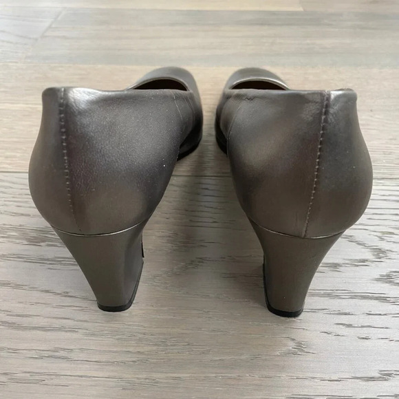 Arnold Churgin Almond Toe Leather 2.5" Heeled Shoes Metallic Grey/Green Sz 9.5N - Picture 3 of 11